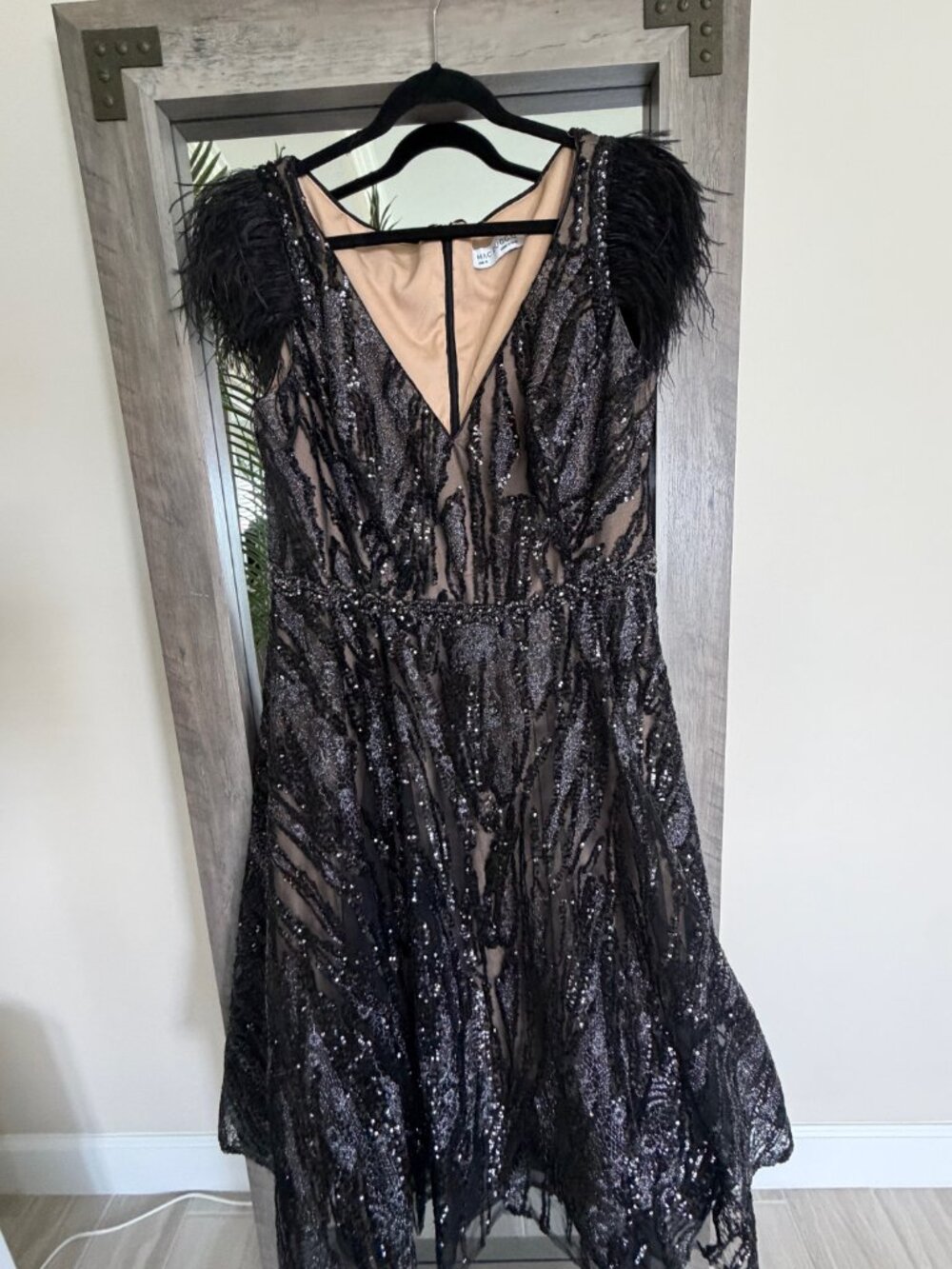 Mac Duggal 79339 Feather Embellished Formal Dress EUC Wedding Guest Gown - Picture 4 of 12